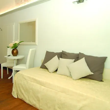 La Loggia E L'orologio